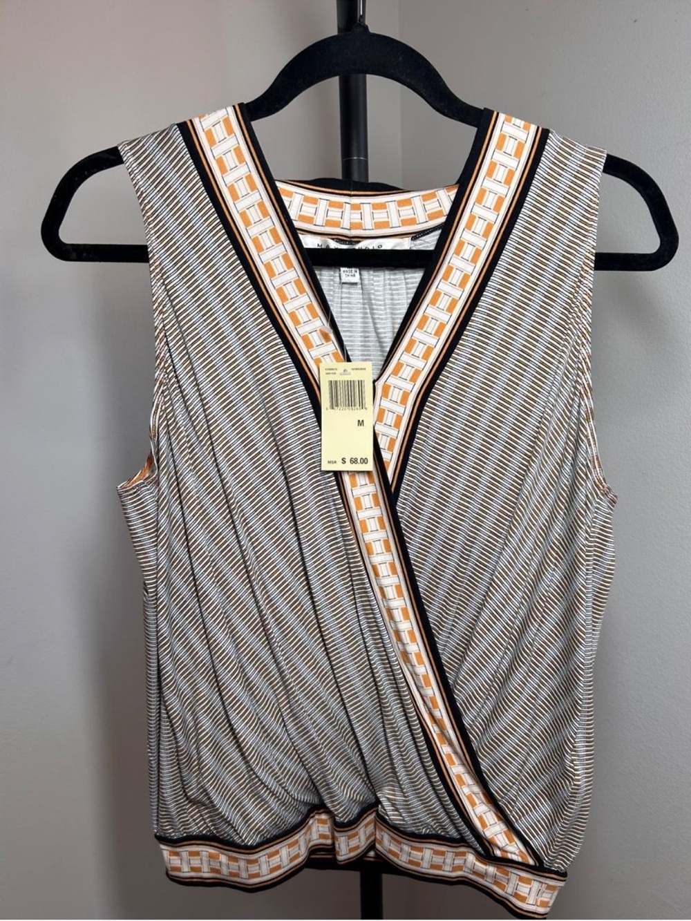 Max Studio sleeveless faux-wrap top, distinctive graphic, geo-inspired look. M